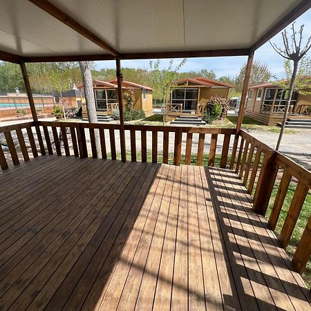 Camping Bungalow El Llac De Banyoles Porqueres Buitenkant foto