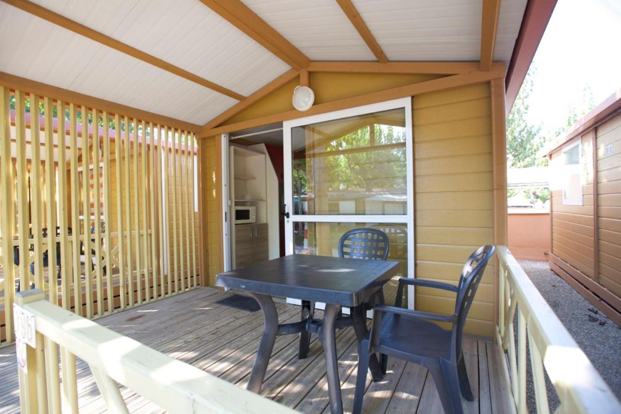 Camping Bungalow El Llac De Banyoles Porqueres Buitenkant foto