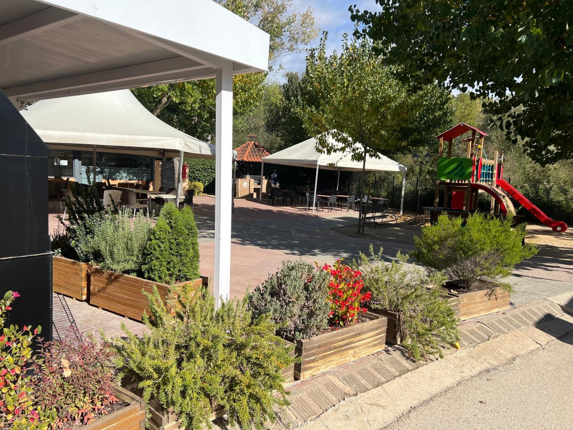 Camping Bungalow El Llac De Banyoles Porqueres Buitenkant foto