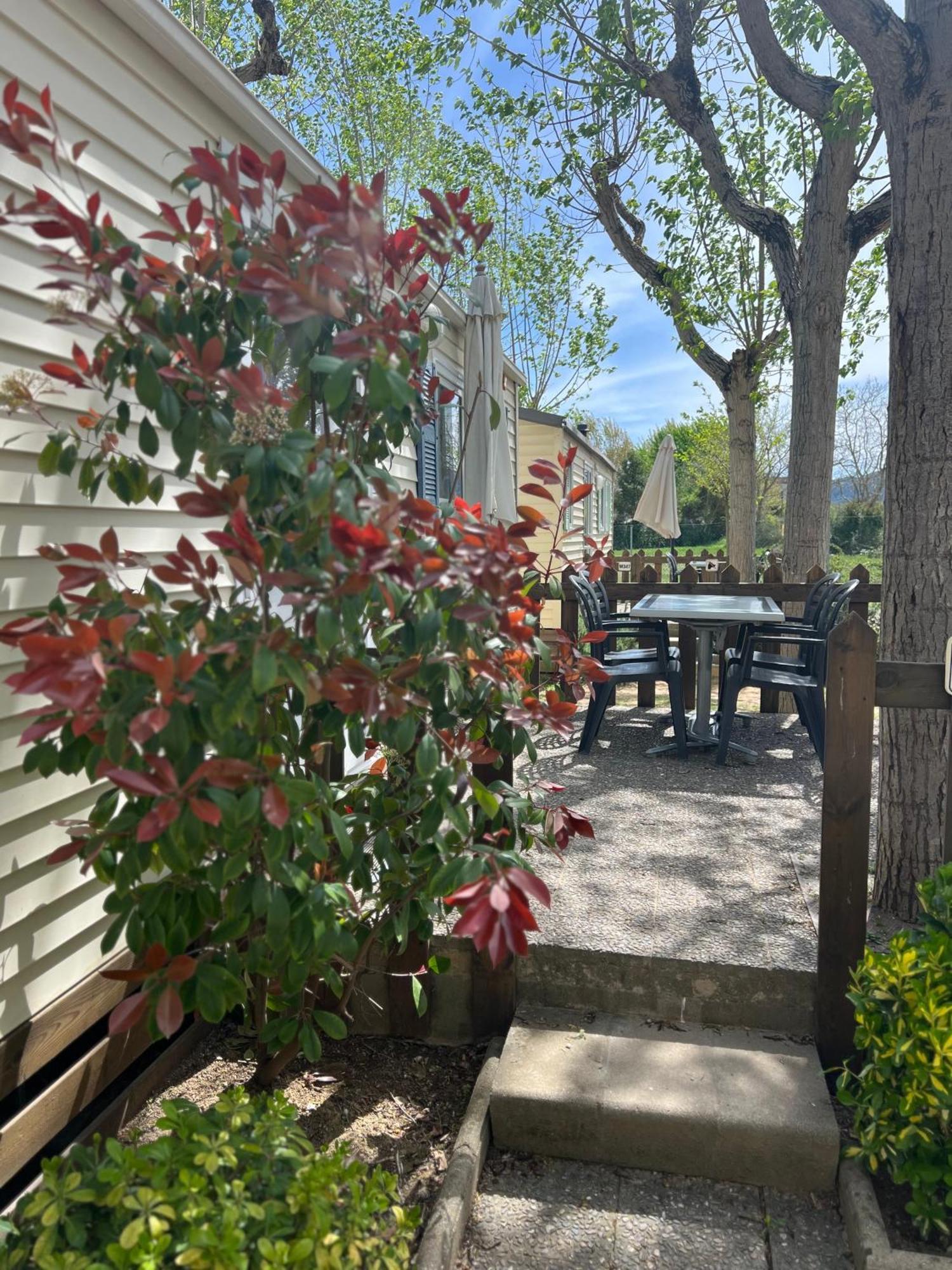 Camping Bungalow El Llac De Banyoles Porqueres Kamer foto