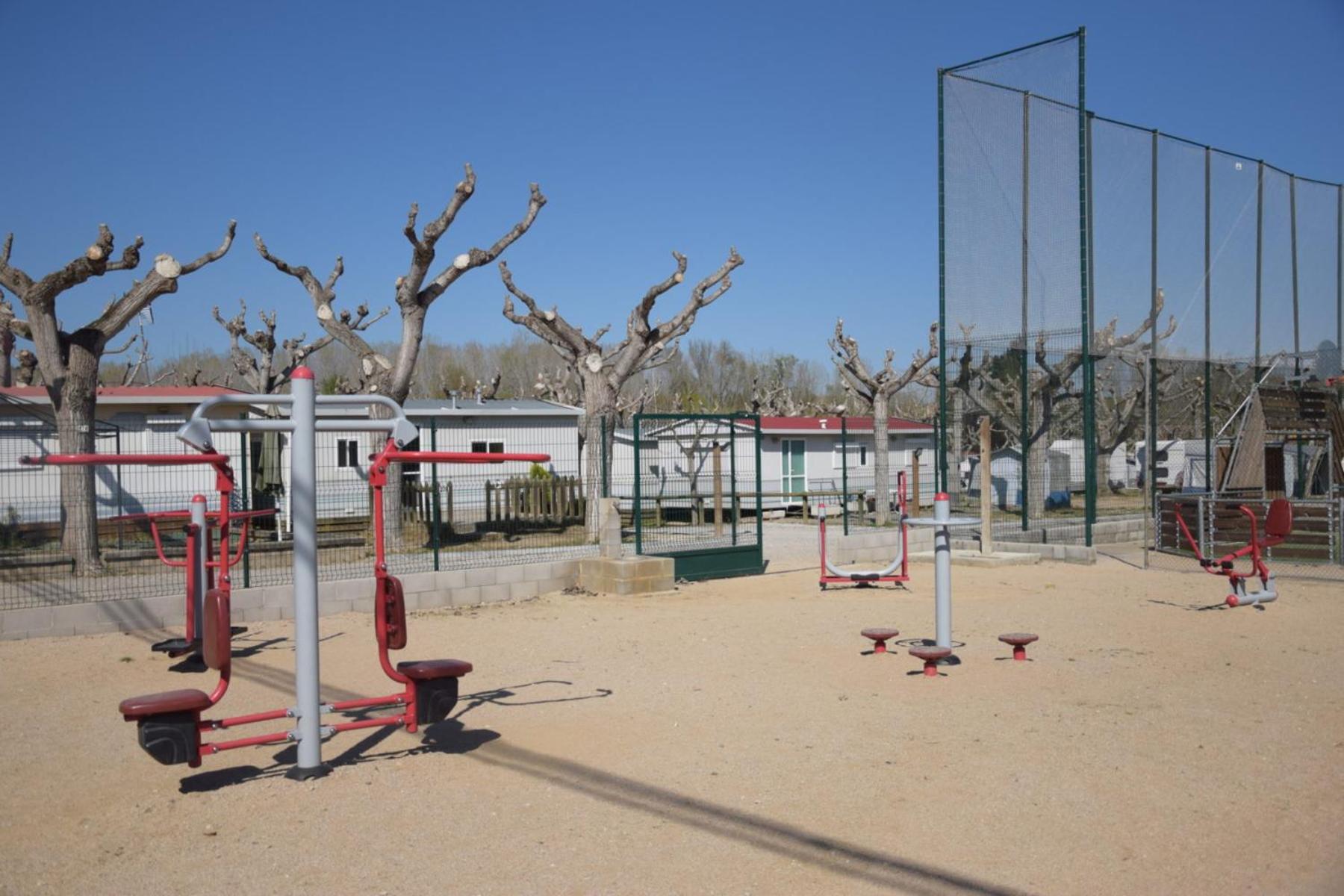 Camping Bungalow El Llac De Banyoles Porqueres Buitenkant foto