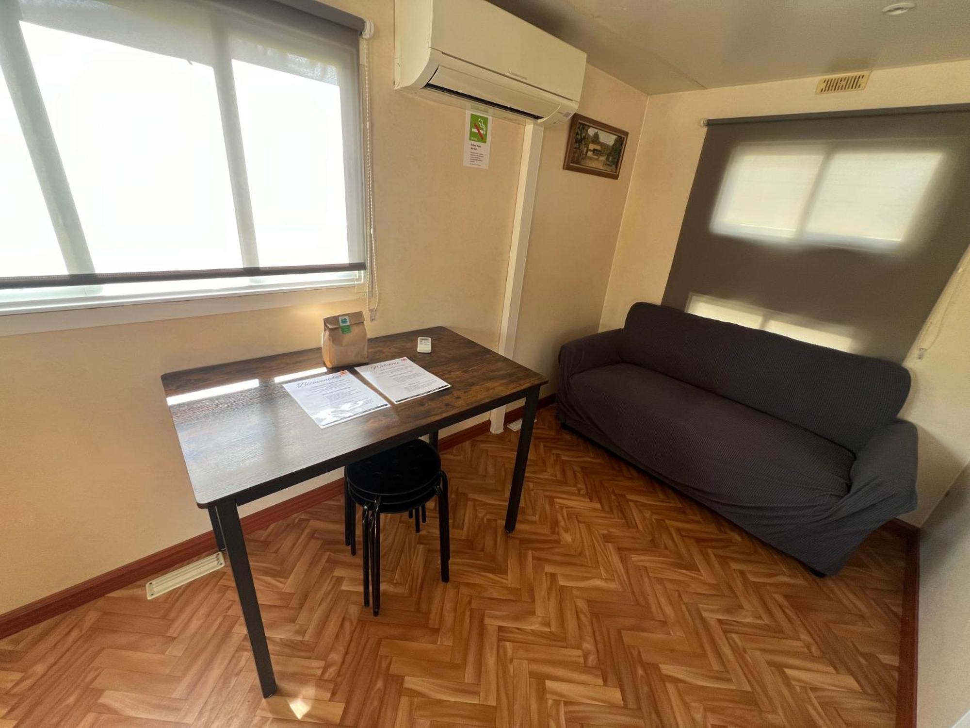 Camping Bungalow El Llac De Banyoles Porqueres Kamer foto