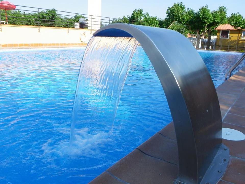 Camping Bungalow El Llac De Banyoles Porqueres Buitenkant foto